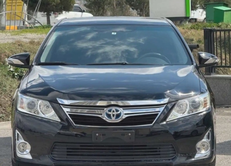 Лобовое стекло на Toyota Camry 4